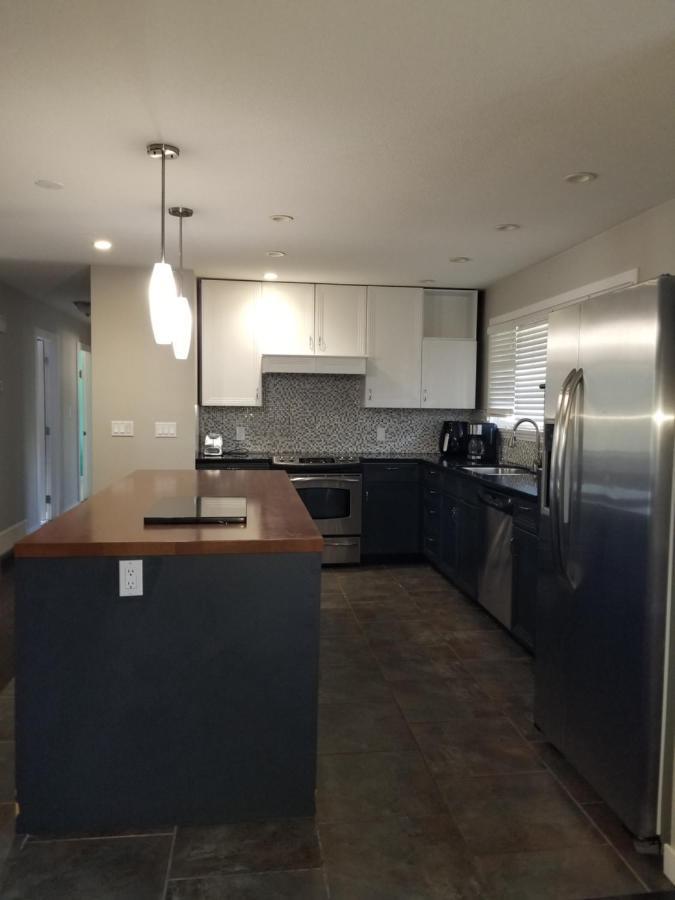 Excellent 3 Bedroom Location In Heart Of Maple Ridge Exteriör bild